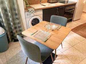 Posezení v ubytování T2 entièrement équipé et refait à neuf à 10mn Alès