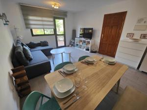 Część wypoczynkowa w obiekcie Corralejo Happy Place, precioso apartamento con piscina