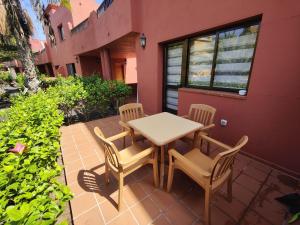 Balkon lub taras w obiekcie Corralejo Happy Place, precioso apartamento con piscina