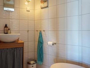 Et badeværelse på 9 person holiday home in tånumshede-By Traum + 26 billeder