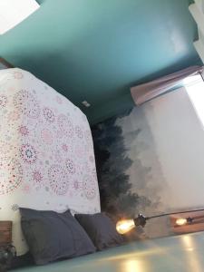 Postel nebo postele na pokoji v ubytování Dormir à l'usine Loft industriel Atypique