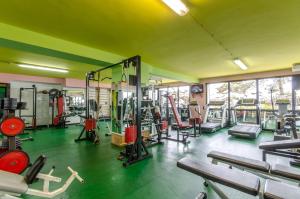 Posilňovňa alebo fitness centrum v ubytovaní Hotel Residence Club Primula