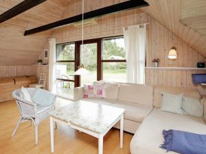 Posezení v ubytování 6 person holiday home in Ulfborg