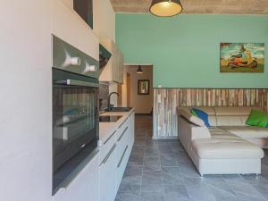 A kitchen or kitchenette at Residenz Brixental Top 4