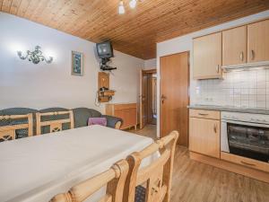 A kitchen or kitchenette at Weberhof Top 5