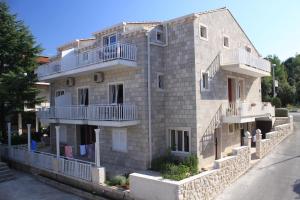 Tòa nhà nơi căn hộ tọa lạc