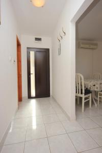 Fotografia z galérie ubytovania Apartments with parking spaces Vis - 8448 vo Vise
