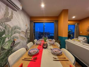 Fotografie z fotogalerie ubytování La Habana Luxury 2 Bedroom Suites with Ocean View v destinaci Hua Hin