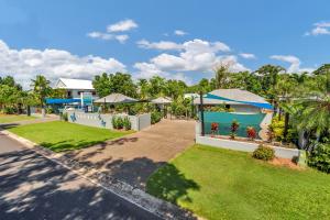 Kolam renang di atau dekat dengan Mission Beach Shores