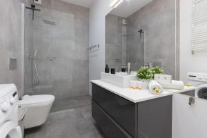 Kúpeľňa v ubytovaní Warsaw Jurajska Unique Apartment by Noclegi Renters