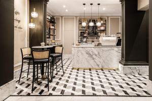 Una cocina o zona de cocina en Corinthia Palace Malta