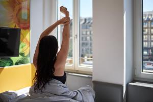TV a/nebo společenská místnost v ubytování Buddy Hotel