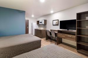 TV o dispositivi per l'intrattenimento presso WoodSpring Suites Mesa Chandler