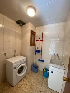 Koupelna v ubytování Apartaments Sant Antoni