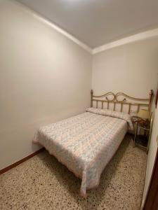 Postel nebo postele na pokoji v ubytování Apartaments Sant Antoni
