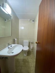Koupelna v ubytování Apartaments Sant Antoni