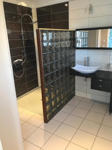 Kúpeľňa v ubytovaní Villa avec son spa privatif proche de Rocamadour