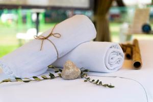 Postel nebo postele na pokoji v ubytování MASLINICA Hedera Hotel + 37 fotografií