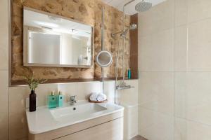 Koupelna v ubytování Casa Rural Lliber + 37 fotografií