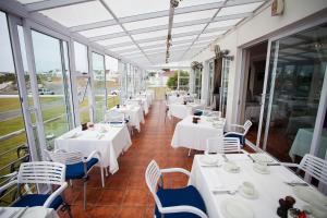 En restaurang eller annat matställe på Arniston Spa Hotel