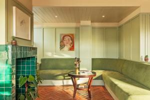 Fort Road Hotel的休息区