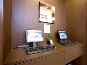 Sjónvarps- og/eða afþreyingartæki á Hotel Route Inn Minami Yokkaichi