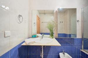 Kúpeľňa v ubytovaní iloftmalaga Ático Pozos Dulces + 22 fotografií