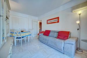 Zdjęcie z galerii obiektu 2 room center very comfortable wi fi w Cannes