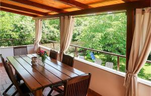 Balkón nebo terasa v ubytování 5 Bedroom Awesome Home In Labin