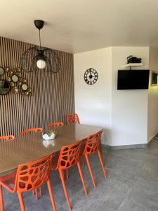 Kuchyňa alebo kuchynka v ubytovaní Chatel - appartement 3 pièces rénové - 6 personnes - proche centre - ménage inclus