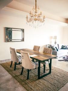Gallery image of Beautiful Apartment right on the beach, Fairmont South Residences in Dubai
