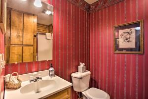 Bagno di Bright Davis Escape with Screened-In Porch!