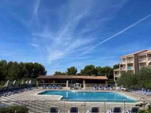Fotografia z galérie ubytovania studio calme et paisible avec piscine et parking privé v destinácii Balaruc-les-Bains