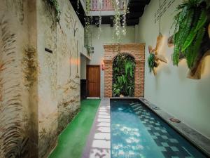 Bazén v ubytování Scalea Di Mare Hotel nebo v jeho okolí