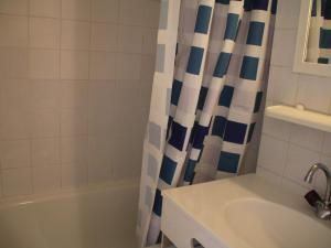 Ванна кімната в Appartement Châtel, 2 pièces, 4 personnes - FR-1-200-168