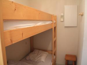Двох'ярусне ліжко або двоярусні ліжка в номері Appartement Châtel, 2 pièces, 4 personnes - FR-1-200-168