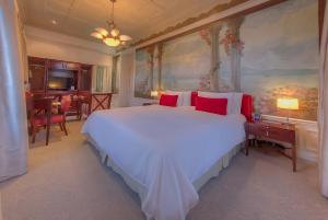 Postel nebo postele na pokoji v ubytování Hotel Casa Gangotena + 37 fotografií