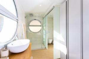 Koupelna v ubytování Ensuite Deluxe Jacuzzi & Parking Privado