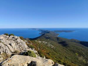 a view of the ocean from the top of a mountain at House Tuna in Ustrine