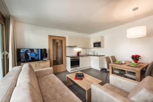 Kuchnia lub aneks kuchenny w obiekcie AlpenParks Hotel & Apartment Central Zell am See