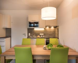 Kuchnia lub aneks kuchenny w obiekcie AlpenParks Hotel & Apartment Central Zell am See