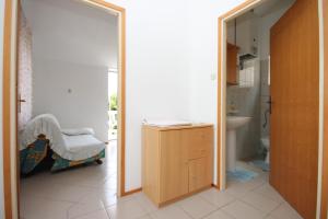 Kúpeľňa v ubytovaní Apartments by the sea Nerezine, Losinj - 3479 + 18 fotografií