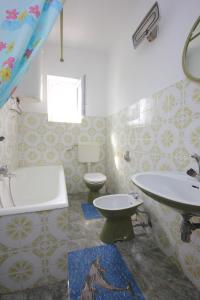 Kúpeľňa v ubytovaní Apartments by the sea Kraj, Pasman - 333