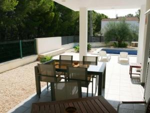 Fotografia z galérie ubytovania Villa acogedora para 10 con piscina privada, cerca de calas, en Las Tres Calas, L'Ametlla de Mar - HISP-217-23 v destinácii L'Ametlla de Mar