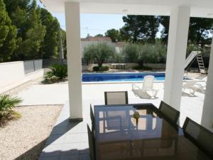 Fotografia z galérie ubytovania Villa acogedora para 10 con piscina privada, cerca de calas, en Las Tres Calas, L'Ametlla de Mar - HISP-217-23 v destinácii L'Ametlla de Mar