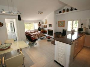 Fotografia z galérie ubytovania Villa acogedora para 10 con piscina privada, cerca de calas, en Las Tres Calas, L'Ametlla de Mar - HISP-217-23 v destinácii L'Ametlla de Mar