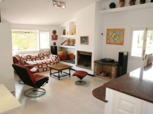 Fotografia z galérie ubytovania Villa acogedora para 10 con piscina privada, cerca de calas, en Las Tres Calas, L'Ametlla de Mar - HISP-217-23 v destinácii L'Ametlla de Mar
