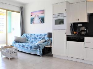 Kuchyňa alebo kuchynka v ubytovaní Bel appartement 3 pièces avec terrasse et parking à Villeneuve-Loubet Plage - FR-1-252A-84