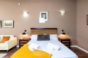 Postel nebo postele na pokoji v ubytování Hotel Albaicín