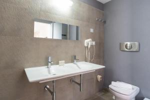 Koupelna v ubytování Hotel Albaicín